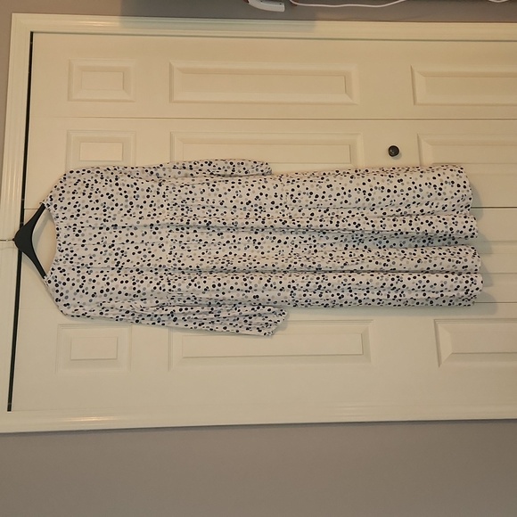 Loft Maternity Dress - Picture 4 of 4